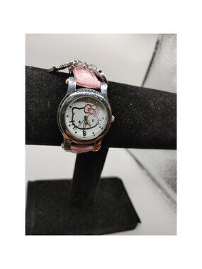 HELLO KITTY watch women Japan Movement Sanrio Co. Battery 377. 1976-2013 Charms.